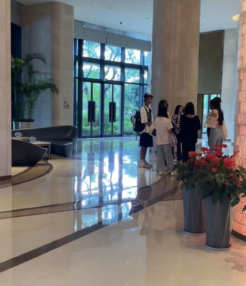 小s攜全家游廈門住廉價酒店,婆婆老公全程冷臉,拮據生活曝光